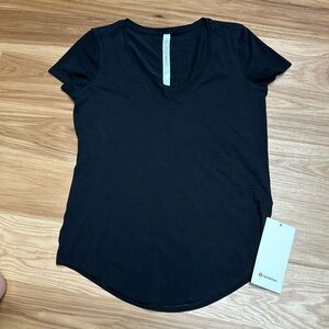 NWT lululemon black Love V tshirt 4